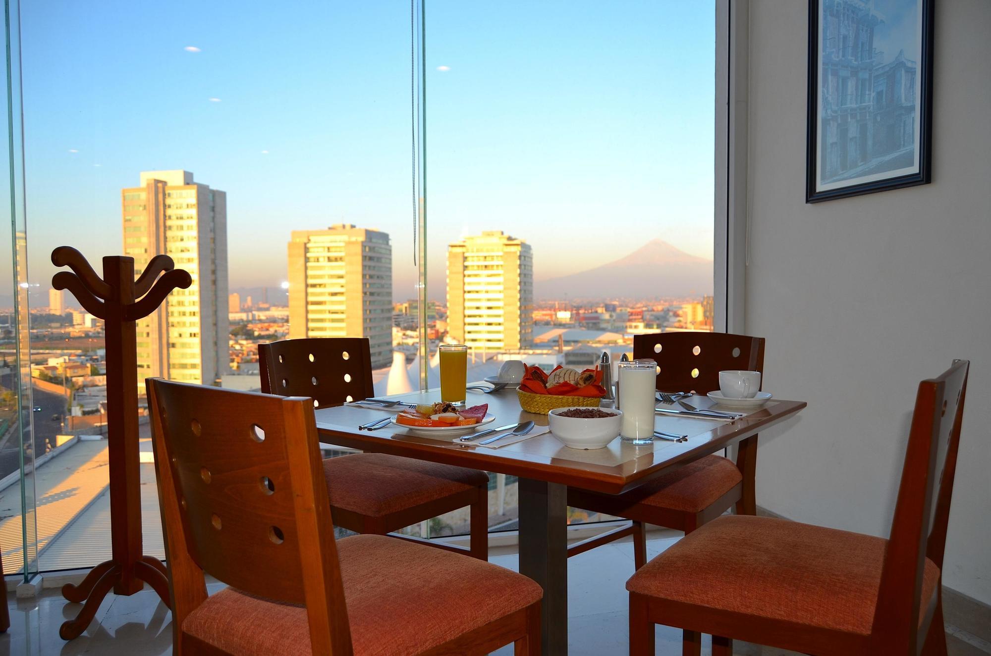 La Quinta By Wyndham Puebla Palmas Angelopolis Hotel Buitenkant foto